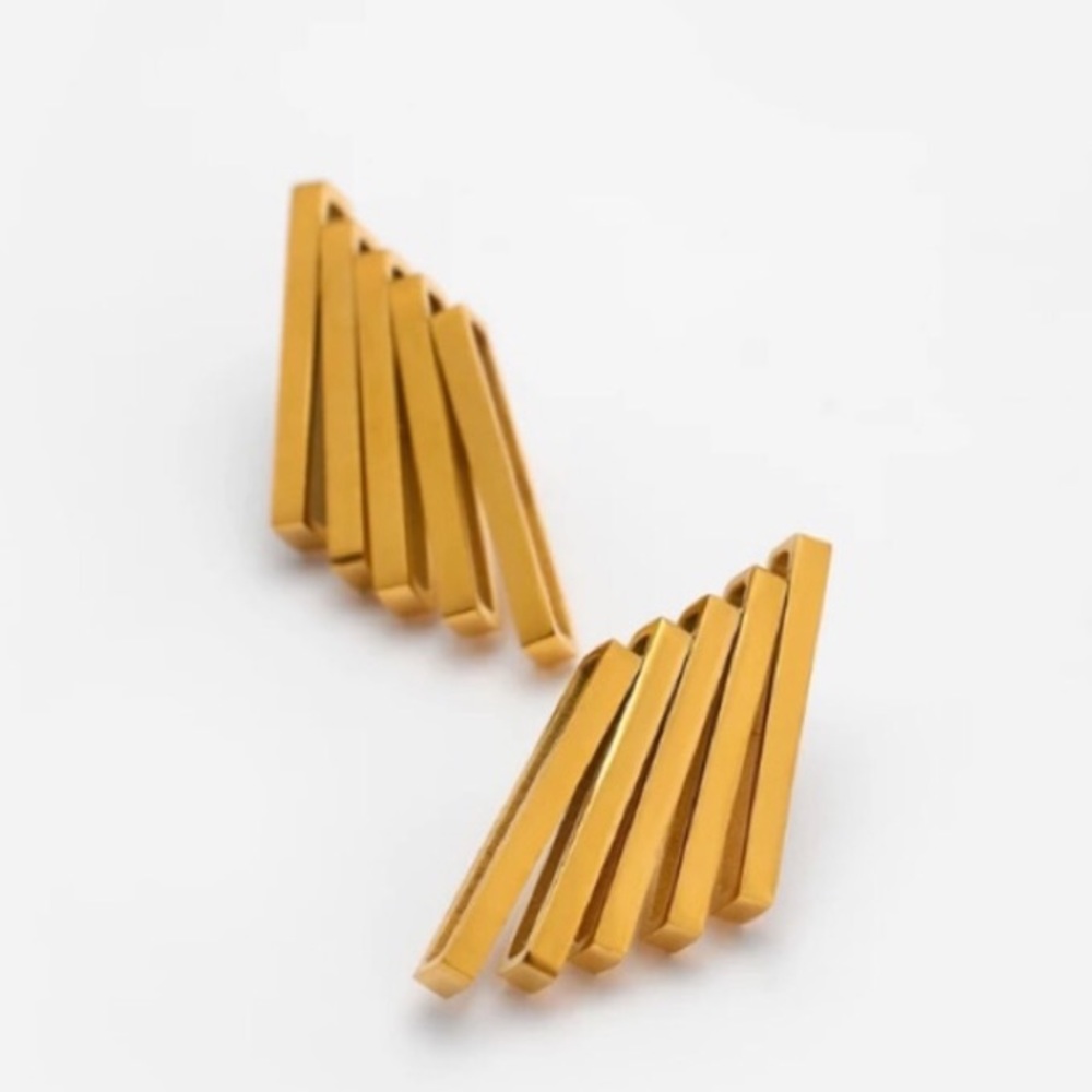 Geometric minimalist stud earrings - Picture 5 of 7